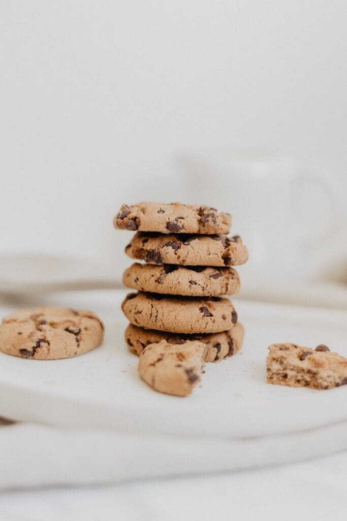 pile of chocolate cookies