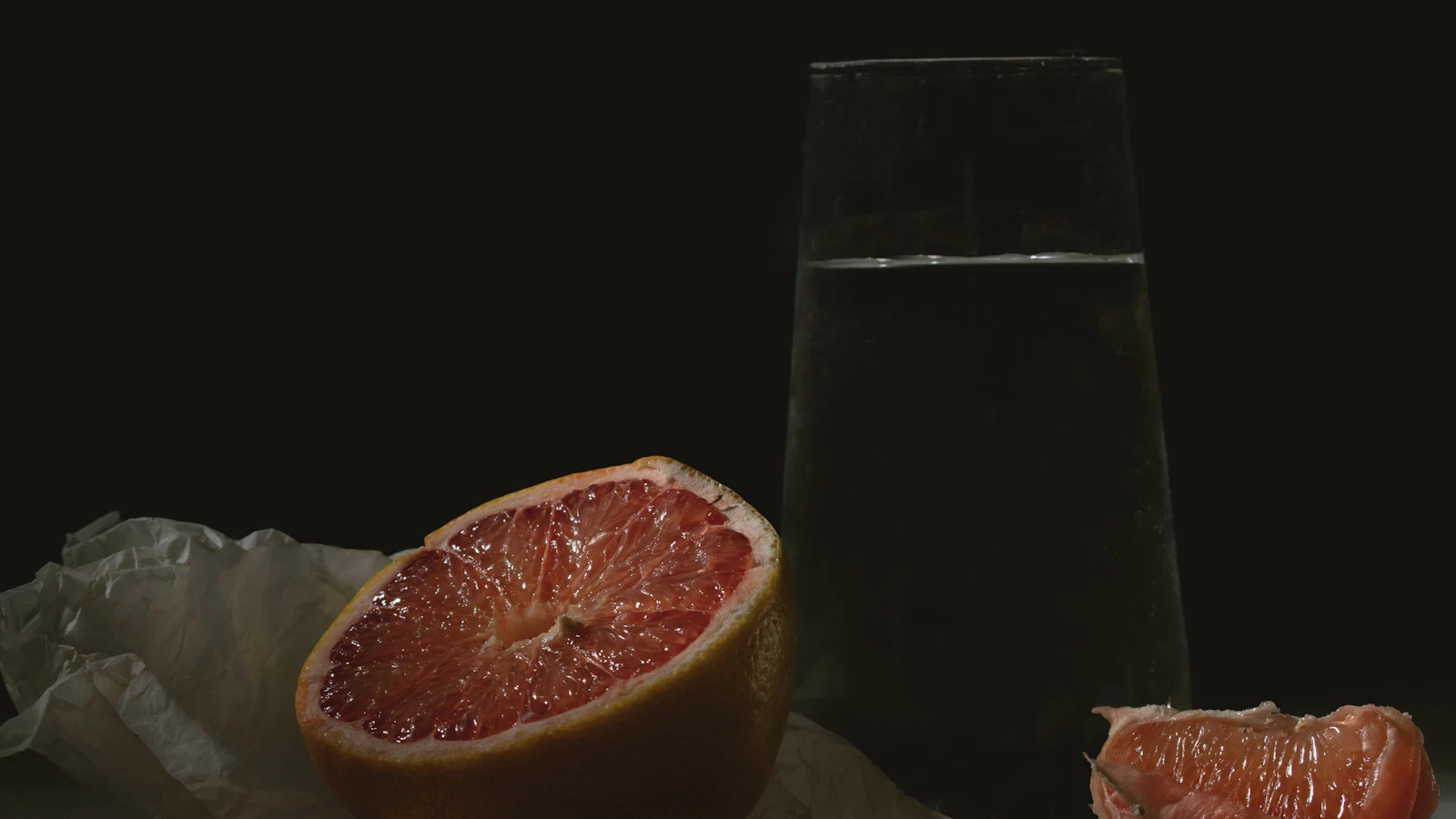 葡萄柚汁是怡必隆服藥期間的絕對禁忌，文旦、柚子也屬同類