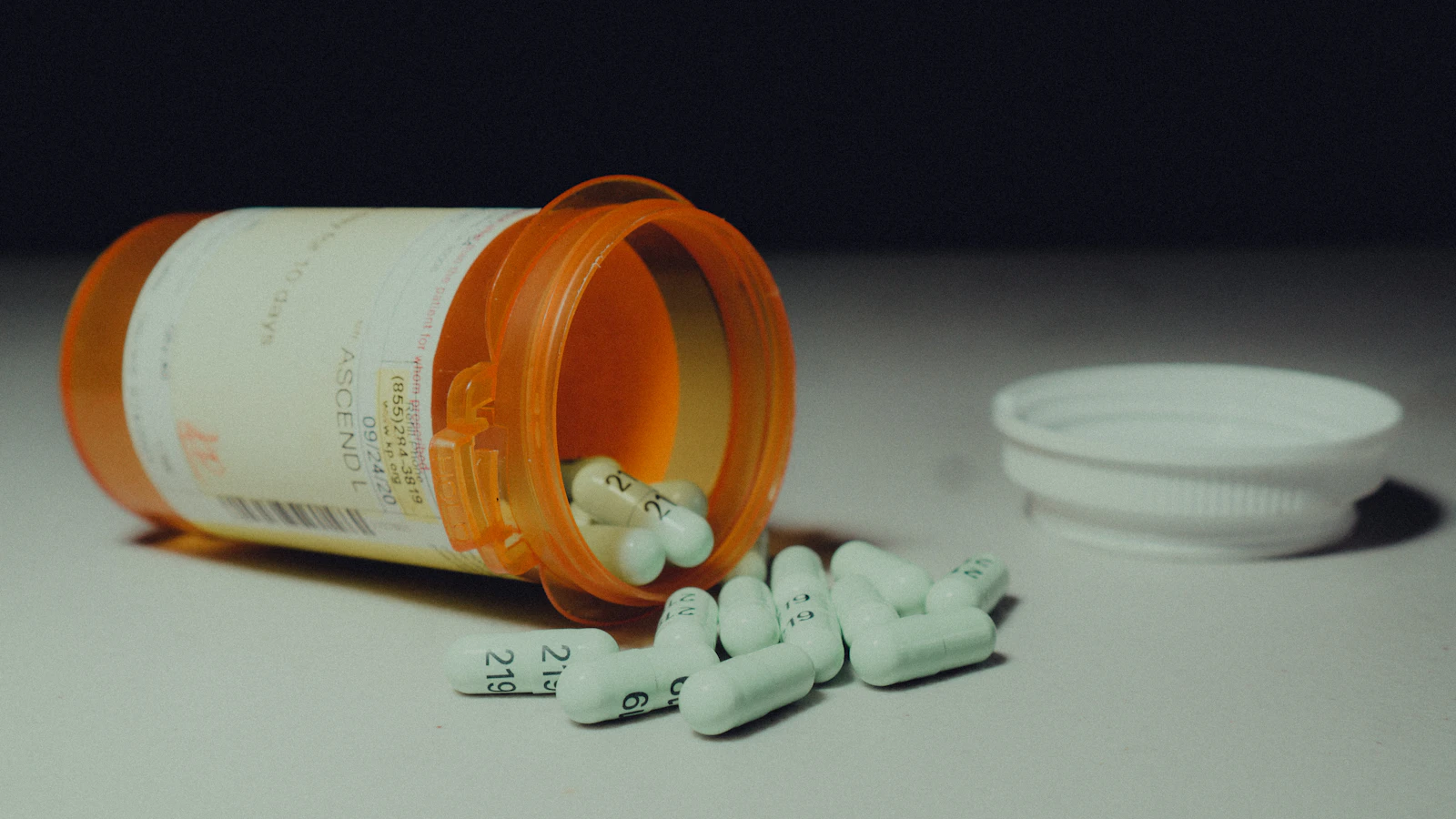 怡必隆（Buspirone）完整指南：藥效時間、副作用處理、與 Doxepin 差在哪