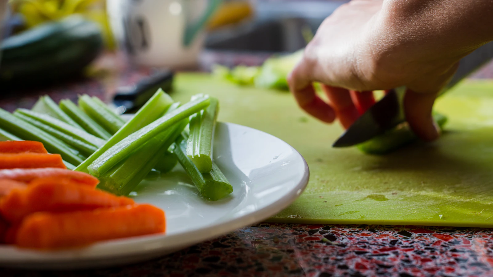 減肥方法完全指南：從生酮到 GLP-1，10 種方法的科學評等——台灣成人過半超重