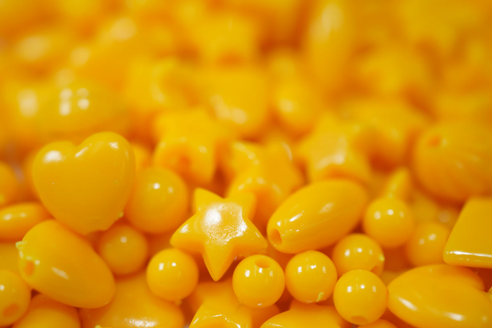 還原型與氧化型 CoQ10 在體內會相互轉換，差價往往並非效果差距