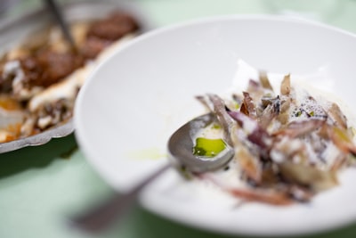 地中海飲食——橄欖油、魚類、堅果取代奶油和培根